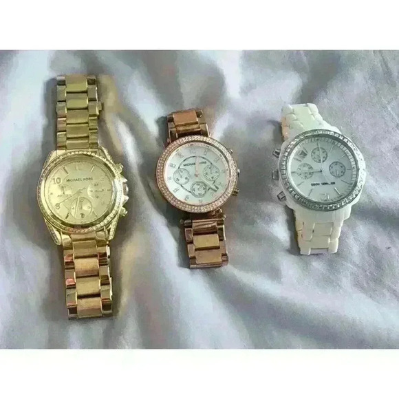 Lot of (3) Michael Kors Watches. His and hers. MK 5491, 5166, and 5079. - Picture 2 of 4